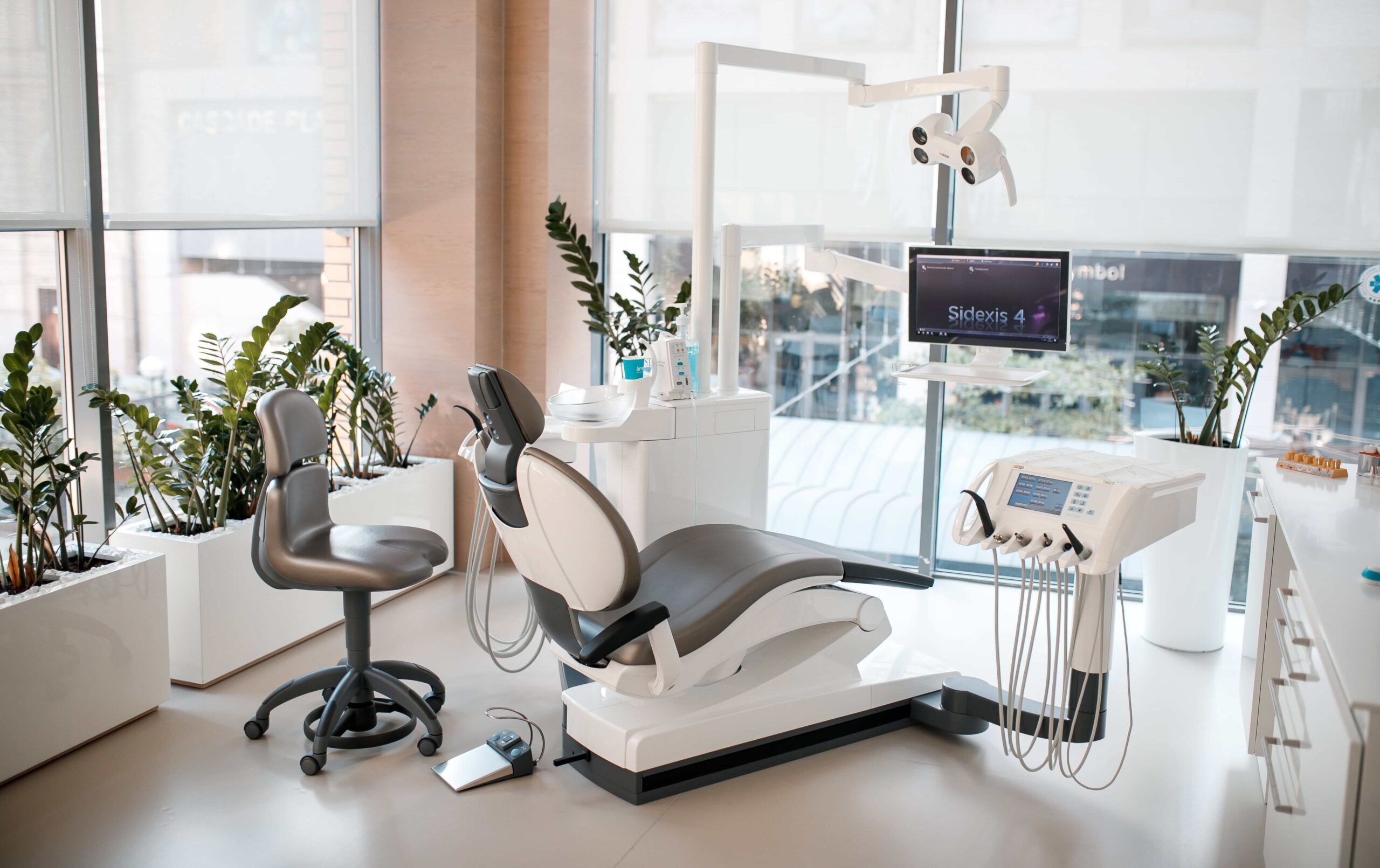 Як вибрати найкращого постачальника для стоматологічної клініки: поради та переваги